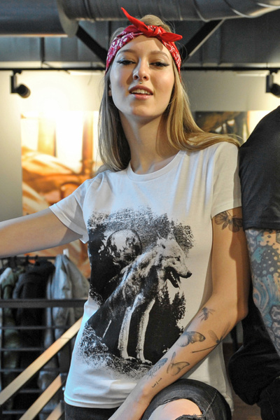 T-shirt damski UNDERWORLD Wolf in mountains